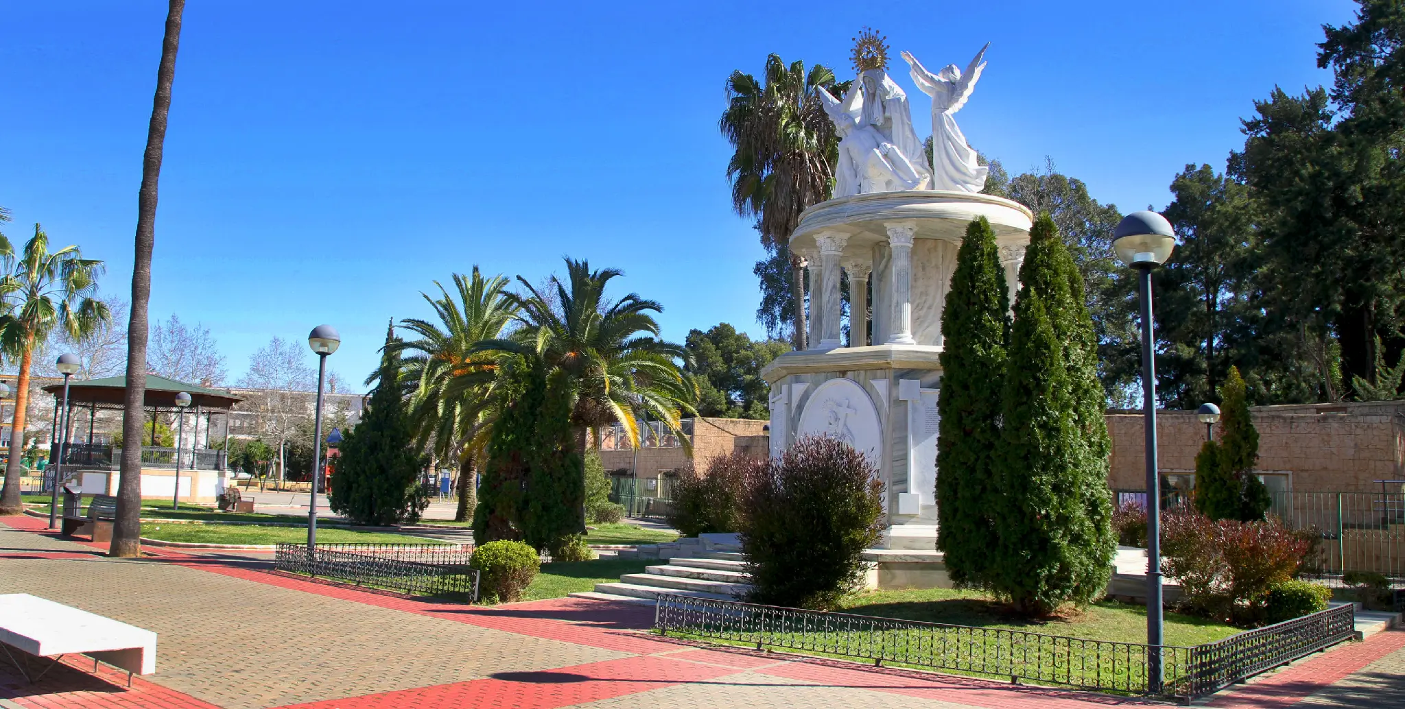 monumento virgen de las angustias ayamonte copia